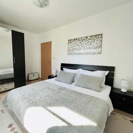Apartment Ladoni - #new#big#spacious#large Garden *