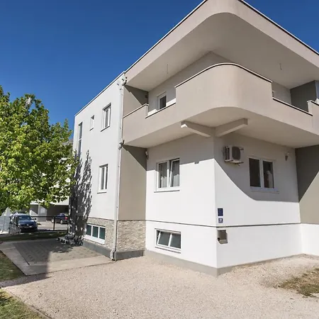 Ladoni - #new#big#spacious#large Garden Appartement *